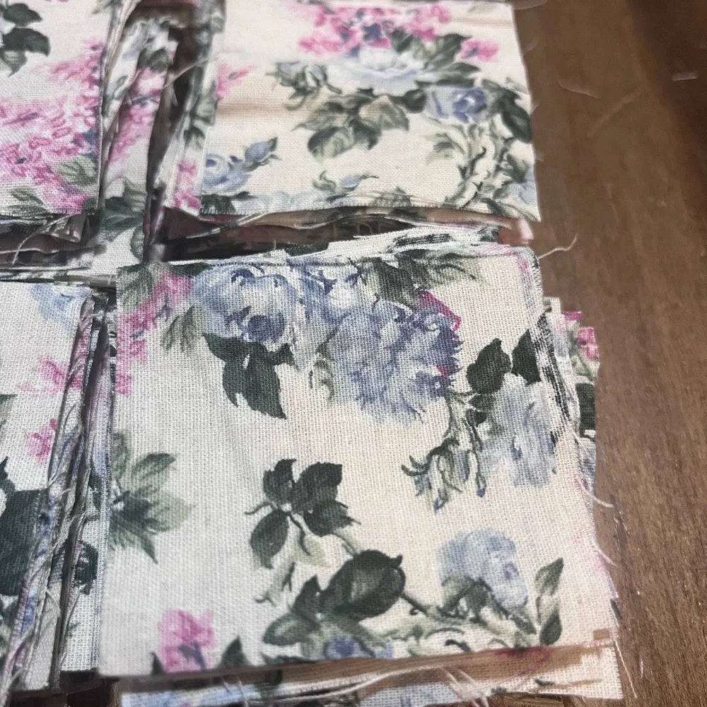 Quilt, patchwork, cotton Floral Fabric Squares 400 2.5” patches